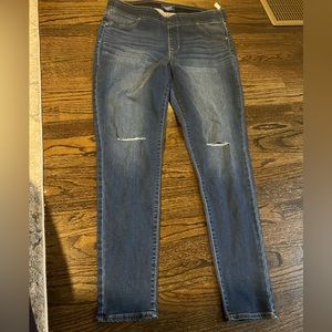 Brand new skinny jeans with elastic waist